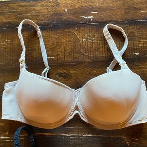 Lot of 2 - Chantelle bras - 32DD